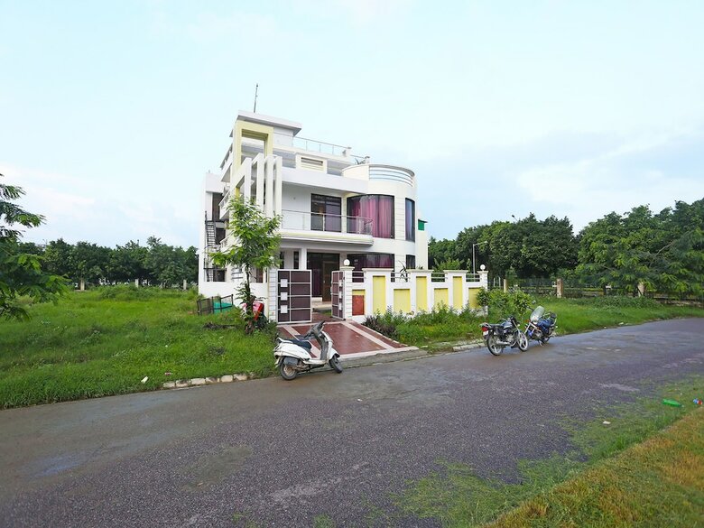 Hotel Oyo 18648 Raj Inn
