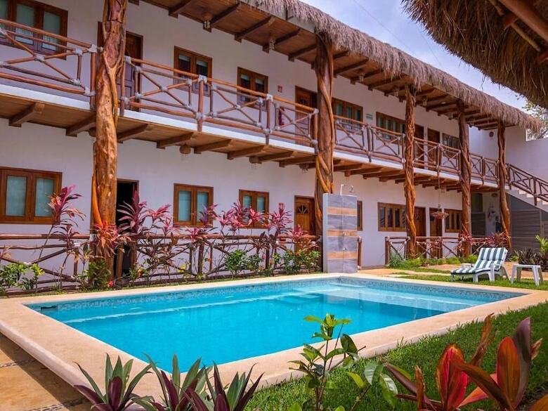 Hotel Hacienda Dos Ojos