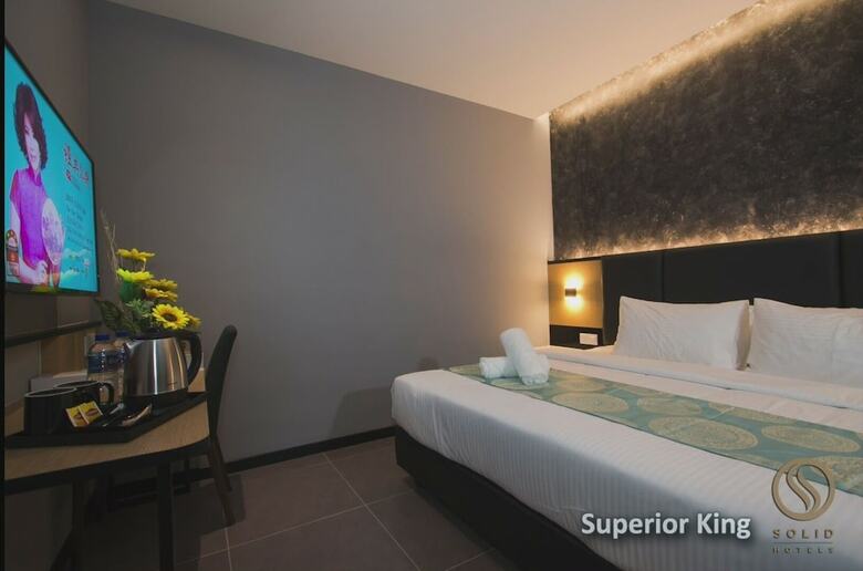 Solid Hotels