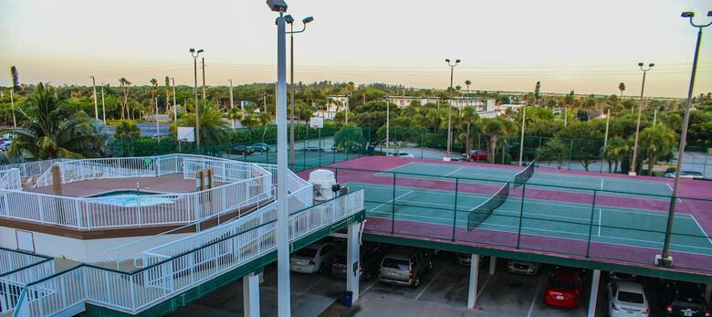 The Resort On Cocoa Beach, A Vri Resort