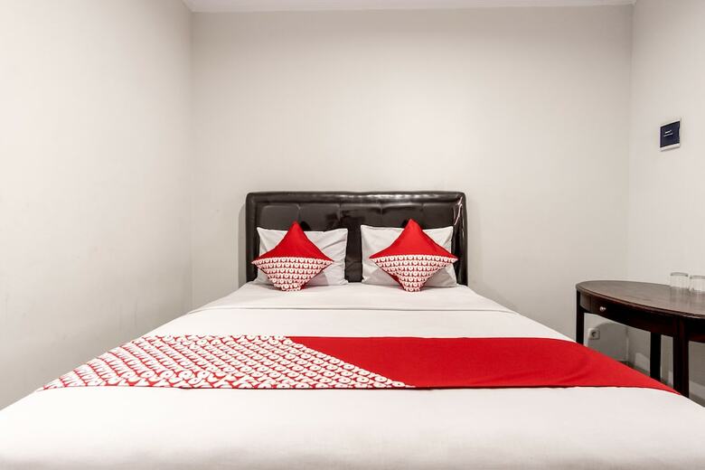 Hostal Oyo 283 Helvetia Residence