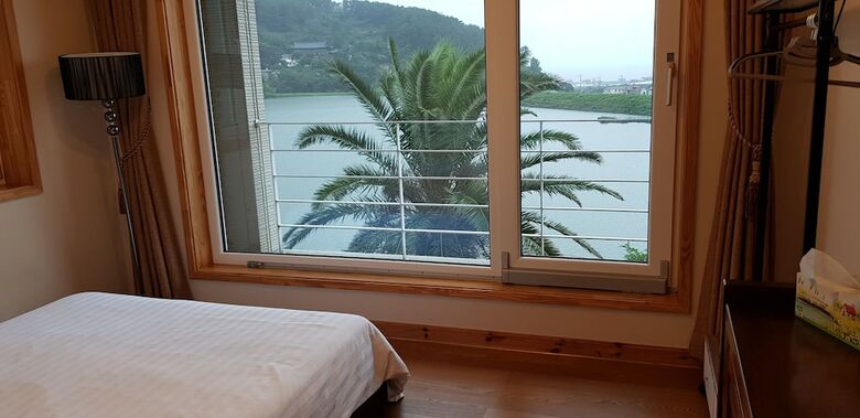 Jeju Lake Pension