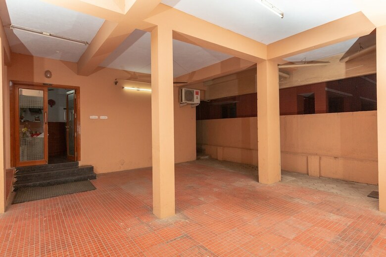 Hotel Oyo 18953 Anara Residency