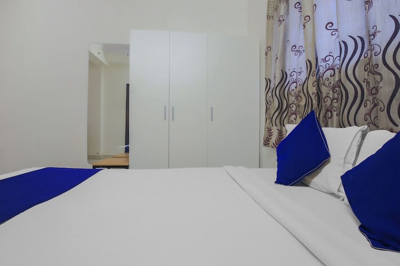Hotel Oyo 24138 Silverkey Shri Homes