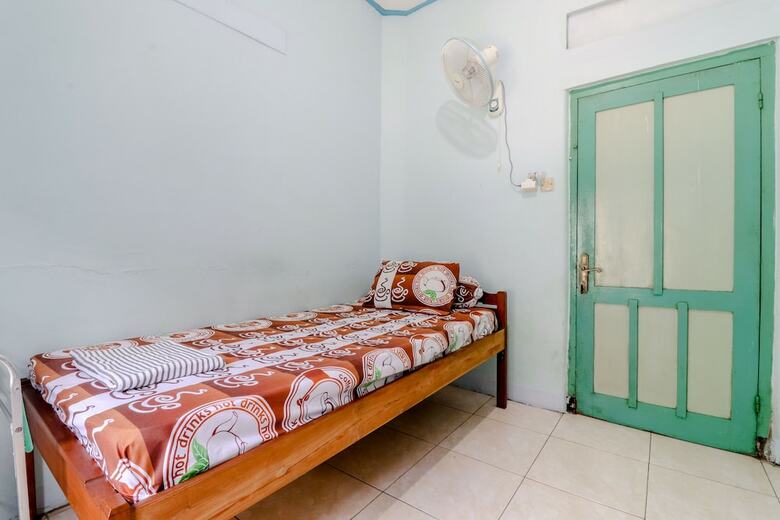 Hostal Bahagia Sederhana Home Stay - Hostel