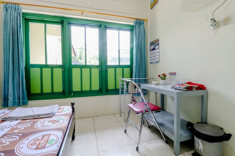 Hostal Bahagia Sederhana Home Stay - Hostel