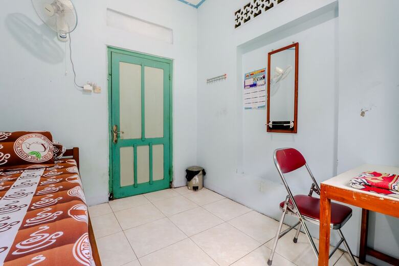Hostal Bahagia Sederhana Home Stay - Hostel