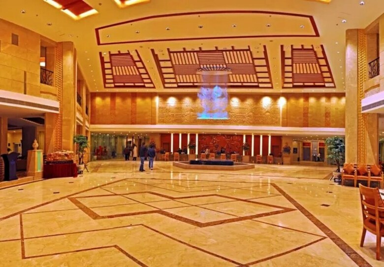Palace International Hot Spring Hotel
