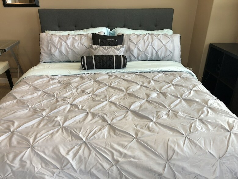 Hotel Luxury Lakefront Rooms