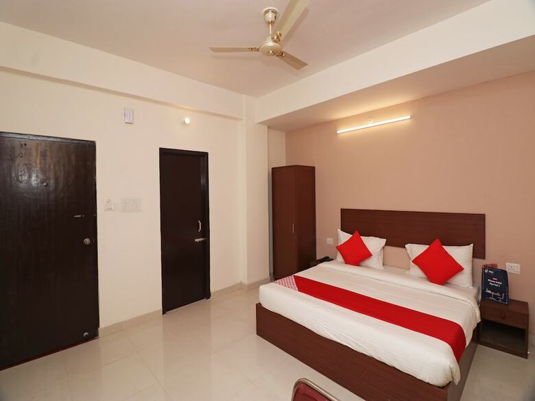 Hotel Oyo 24051 Flagship Shubh Inn Gomti Nagar