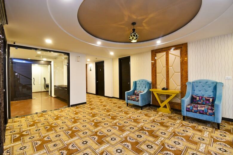 Hotel Grand Decor