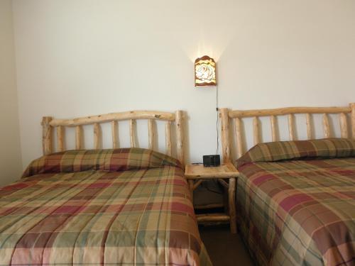 Motel Bear's Den Lodge