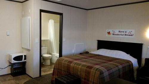 Motel Bear's Den Lodge