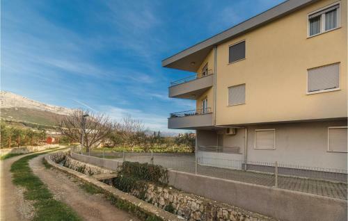Two-bedroom Apartment In Kastel Sucurac