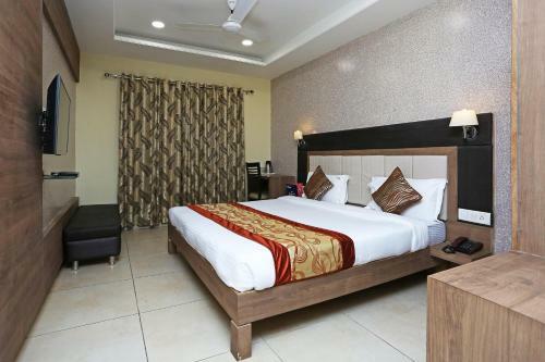 Capital O 1547 Hotel The Oasis