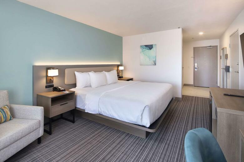 Hotel Comfort Suites At Tucson Mall