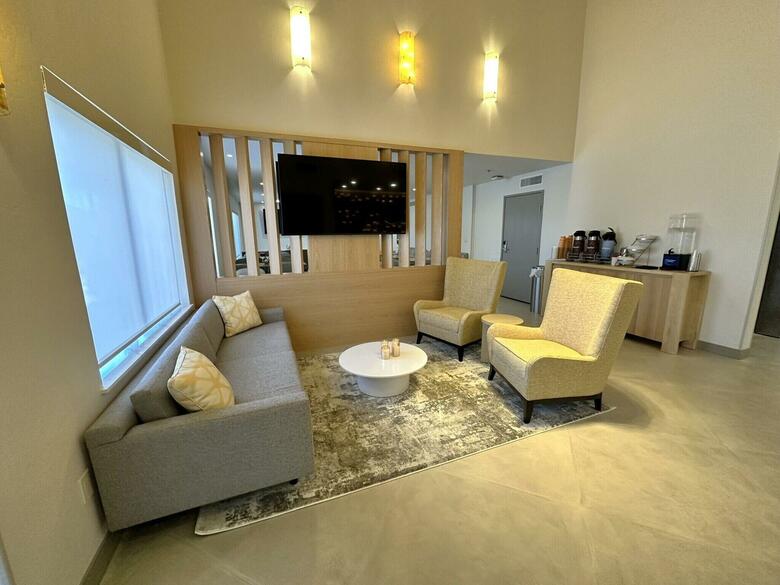 Hotel Comfort Suites At Tucson Mall