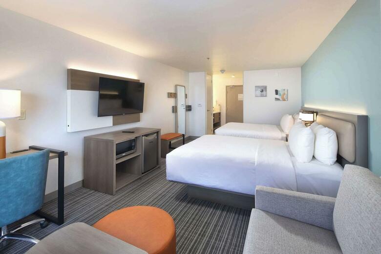 Hotel Comfort Suites At Tucson Mall