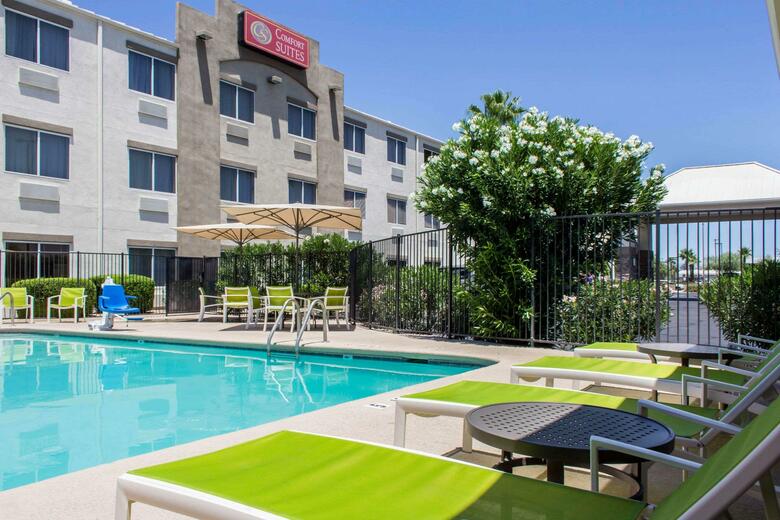 Hotel Comfort Suites At Tucson Mall