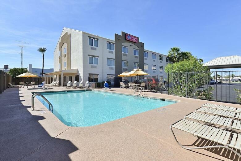 Hotel Comfort Suites At Tucson Mall