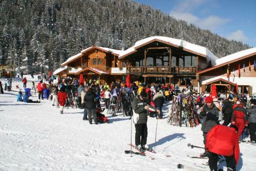 Pirina Club Hotel