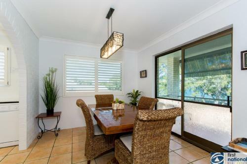 Views Views Views! Front Top Floor Waterfront Unit - Chnook Apartments South Esp, Bongaree