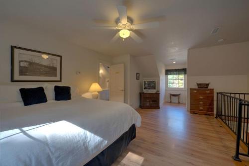 Lake Serenity Home