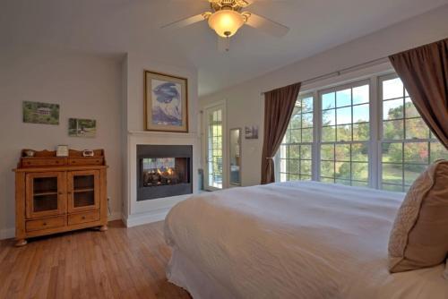 Lake Serenity Home