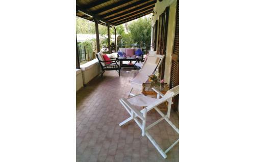 Four-bedroom Holiday Home In Agios Vasilios
