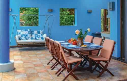 Five-bedroom Apartment In Porto Rafti, Attiki