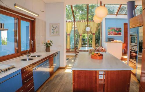 Five-bedroom Apartment In Porto Rafti, Attiki