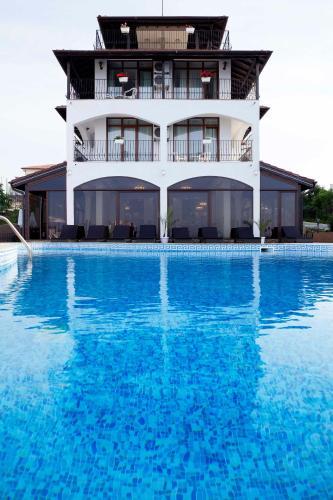Relax Hotel