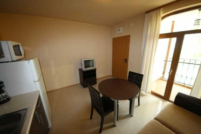 Menada Green Hills Apartments
