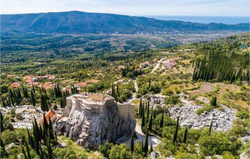 Three-bedroom Holiday Home In Brotnice