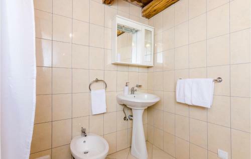 Three-bedroom Holiday Home In Brotnice