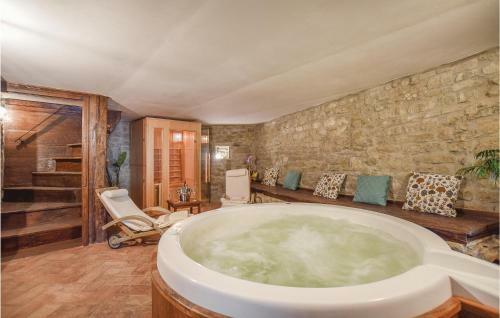 One-bedroom Holiday Home In Comano (Ms)