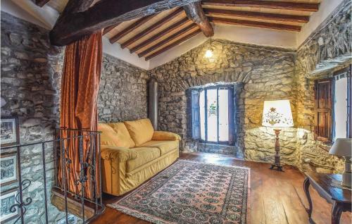 One-bedroom Holiday Home In Comano (Ms)