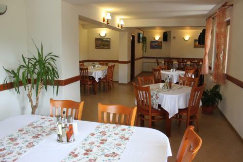 Hostal Kris Guest House