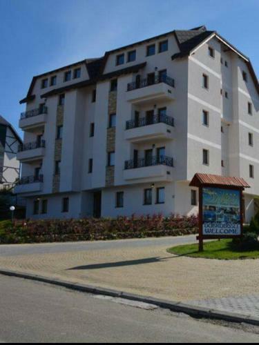 Apartment Petrovic Br.4 Milmari D