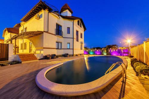 Apartments On The Thin Cape