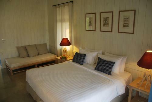 Hotel Pomelo Amphawa The Local Residence