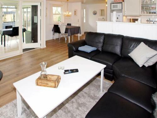 Two-bedroom Holiday Home In Hemmet 29