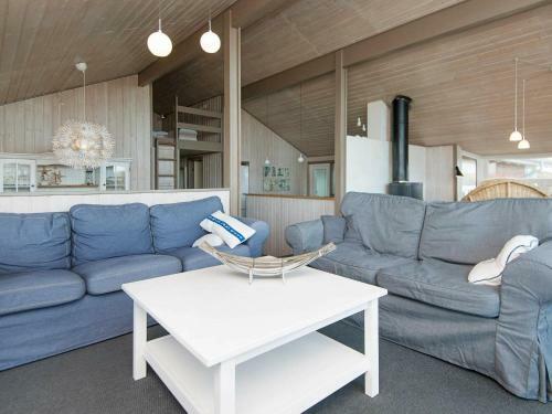 Four-bedroom Holiday Home In Henne 1