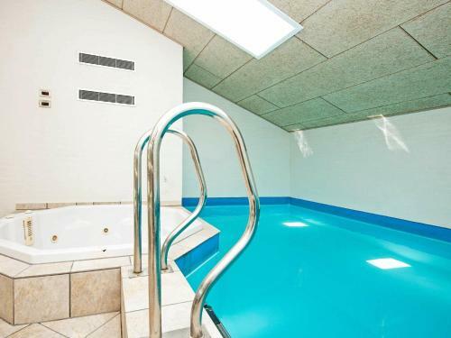 Four-bedroom Holiday Home In Oksb�l 8