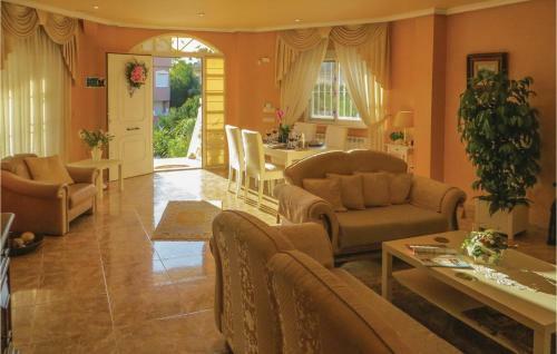 Three-bedroom Holiday Home In Benferri