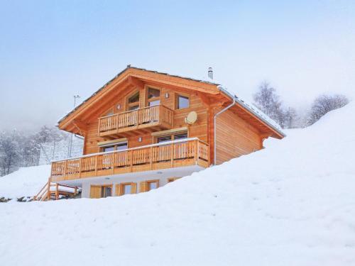 Comfortable Holiday Home In Heremence Near Ski Area