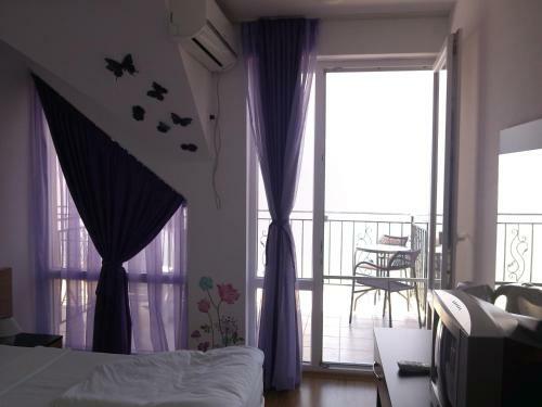Hostal Villa Lazuren Bryag 2