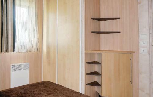 Three-bedroom Holiday Home In Grandcamp Maisy