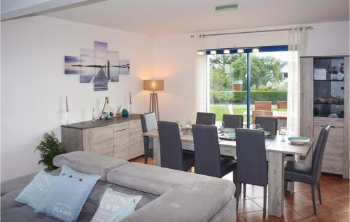 Four-bedroom Holiday Home In Plouezec