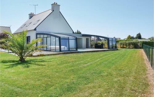 Four-bedroom Holiday Home In Plouezec